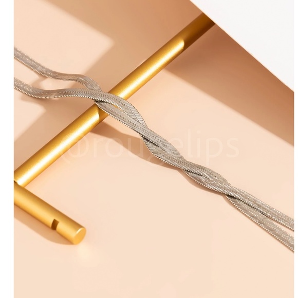 Silver Tone Y Twisted Shape Necklace - Picture 3 of 8